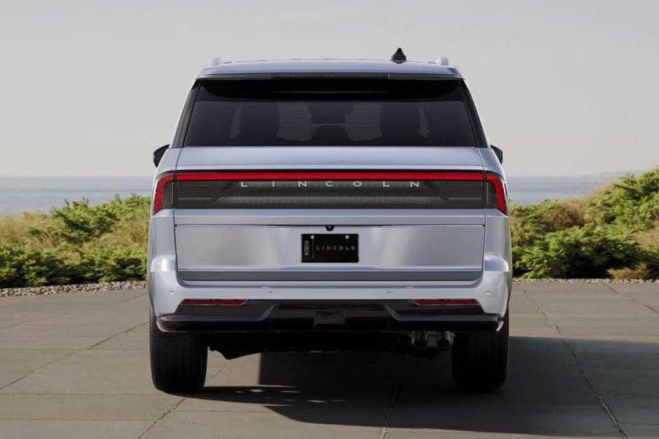 Full Rear View of Lincoln Navigator