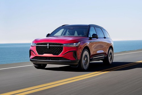 Nautilus Front angle low view