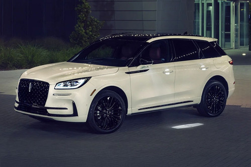 Lincoln Corsair Front Side View