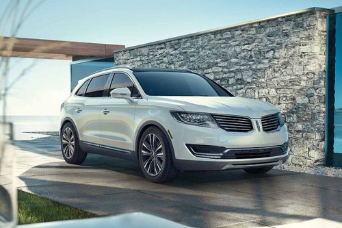 Lincoln MKX Front Cross Side View