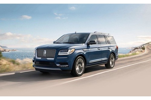 Navigator (2012-2021) Front angle low view