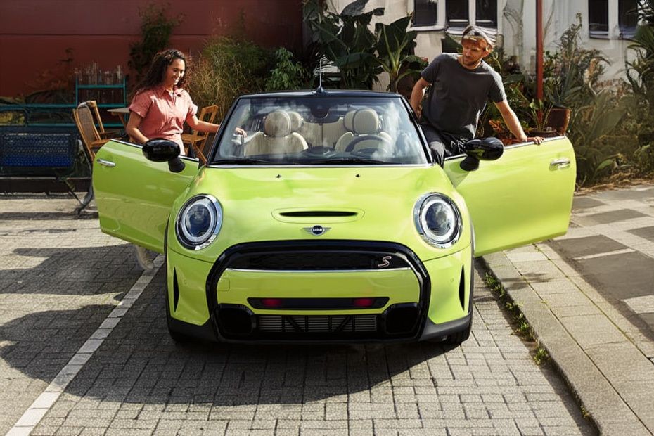 Full Front View of Convertible (2022-2024) in UAE