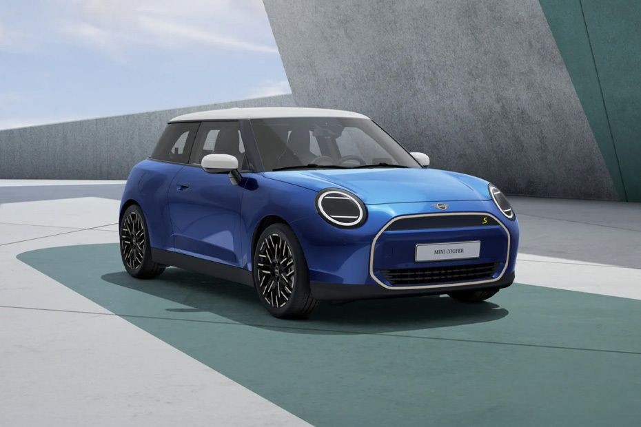 Mini Cooper Electric Front Medium View in UAE