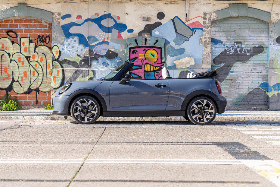 Convertible Side view in UAE