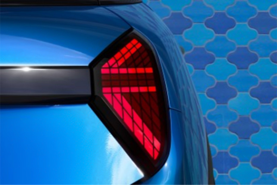 5 Door Tail light in UAE