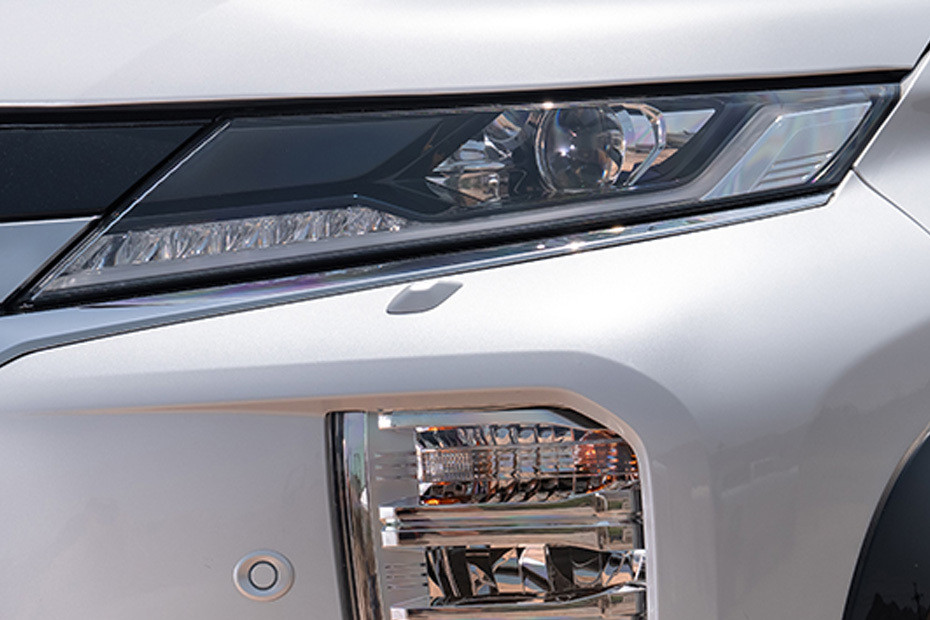 Montero Sport Headlight