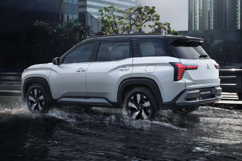 Rear Cross View of Mitsubishi Destinator in UAE