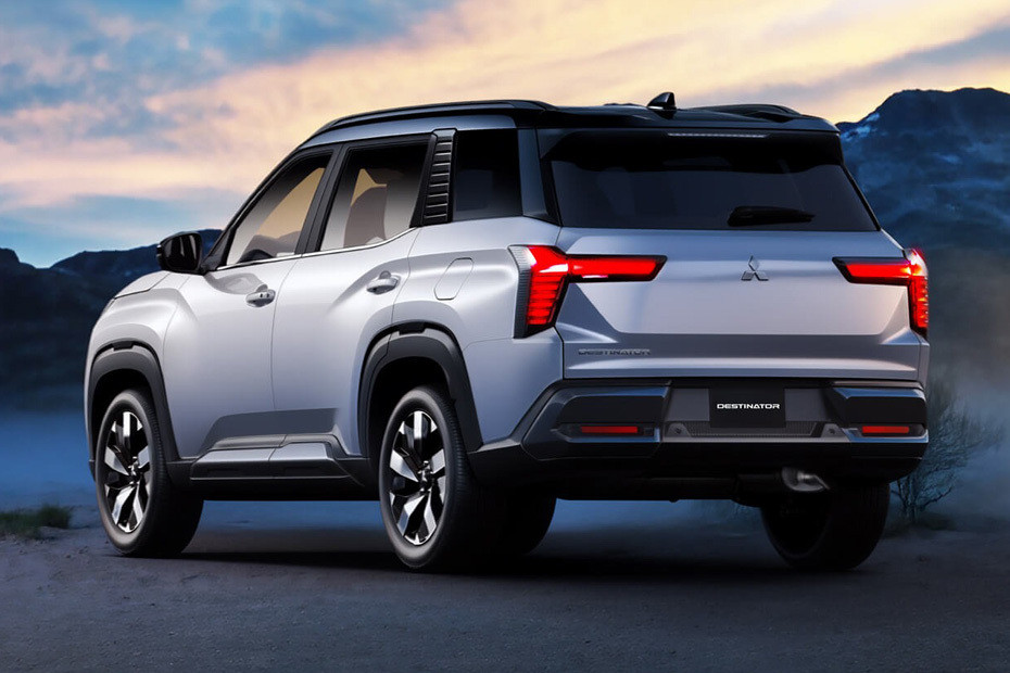 Rear Medium View of Mitsubishi Destinator in UAE