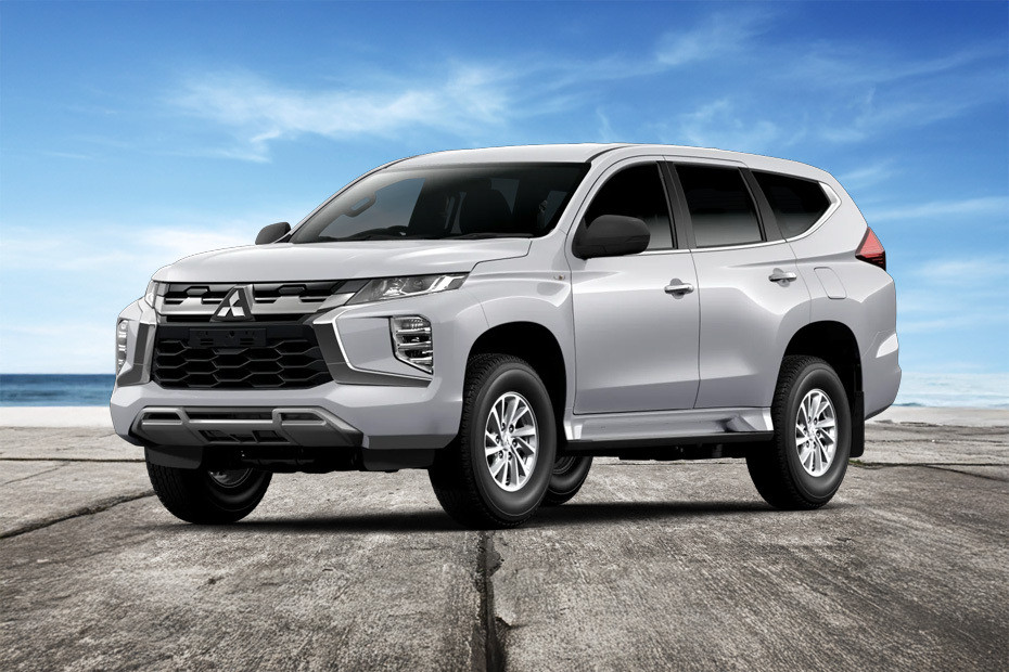 Pajero Sport Front angle low view Pajero Sport Front angle low view