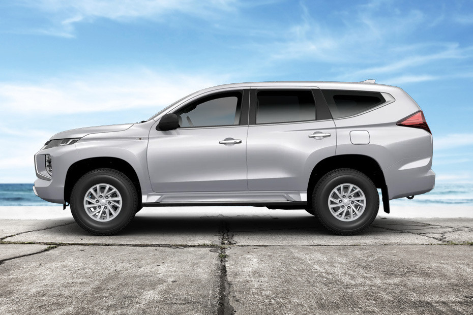 Pajero Sport Side view in UAE