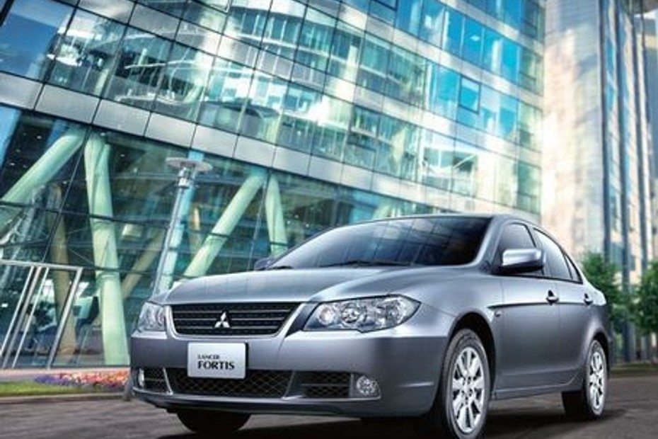 Lancer Fortis Side view in UAE