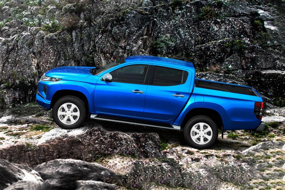 New Mitsubishi L200 unveiled ahead of summer debut (gallery)