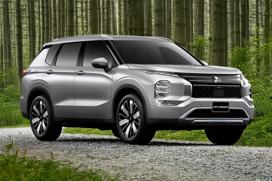 Mitsubishi Outlander Front Cross Side View