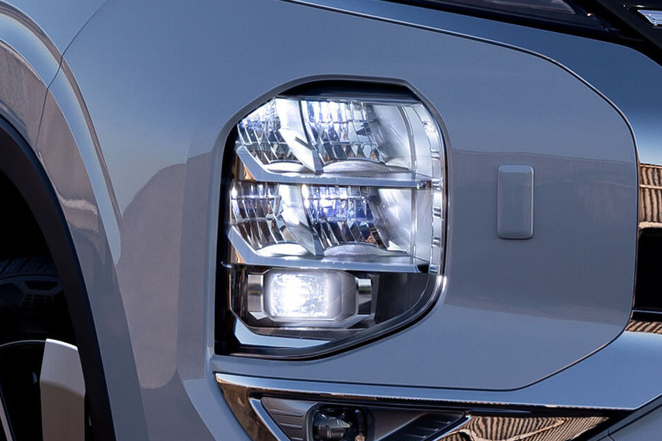 Outlander Front Fog Lamp