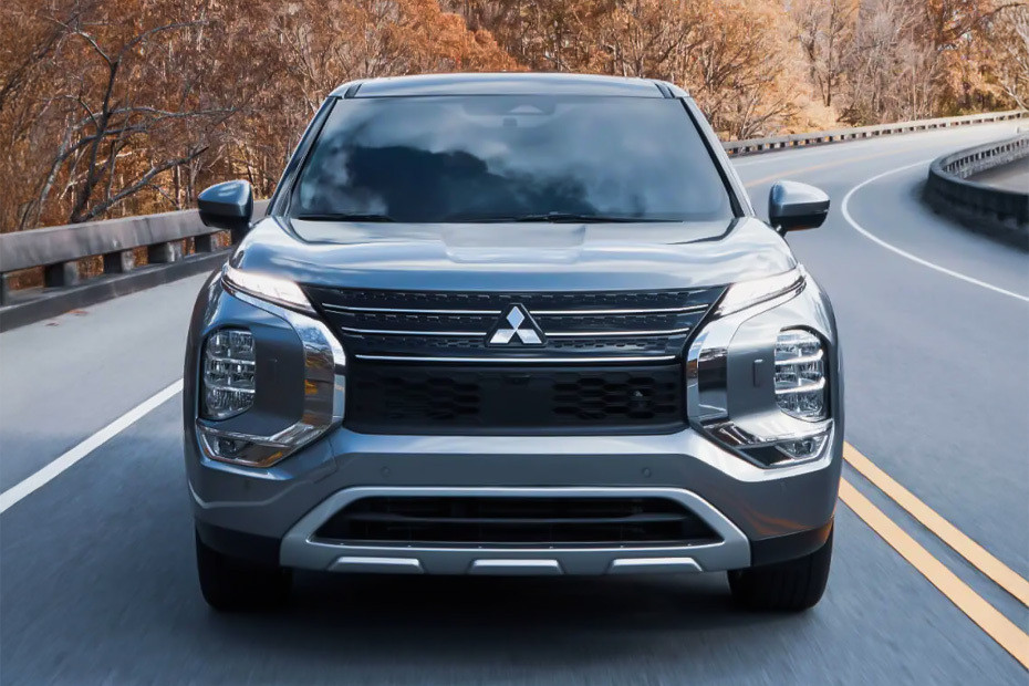 Full Front View of Outlander