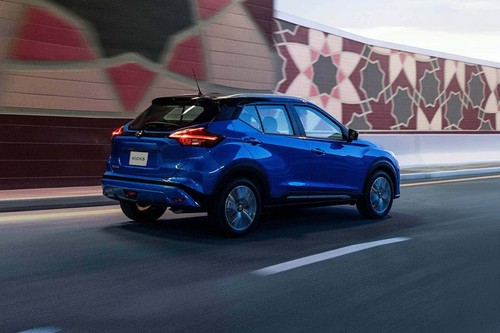 Rear Medium View of Nissan Kicks (2023-2024)