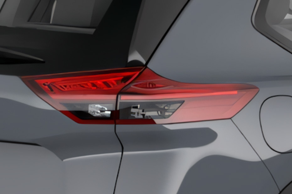 X-trail Tail light in UAE