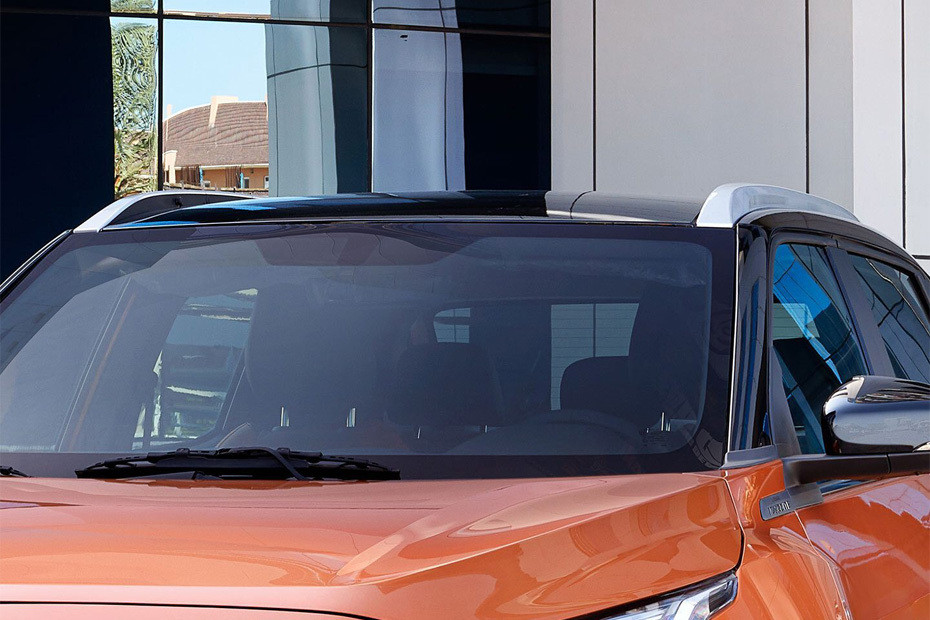 Magnite roof rail in UAE