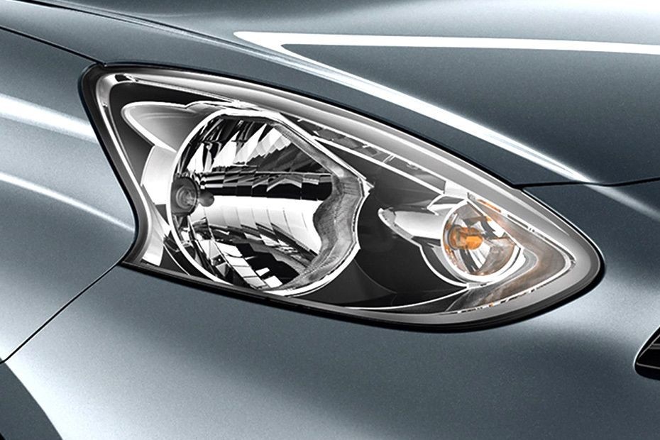 Micra Headlight in UAE