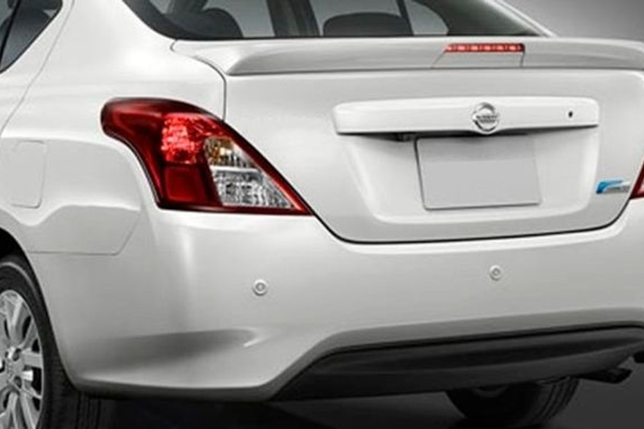 Tiida Tail light in UAE