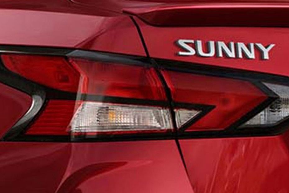 Sunny(2017-2023) Tail light in UAE