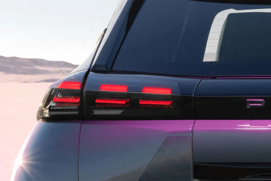 2008 Tail light in UAE