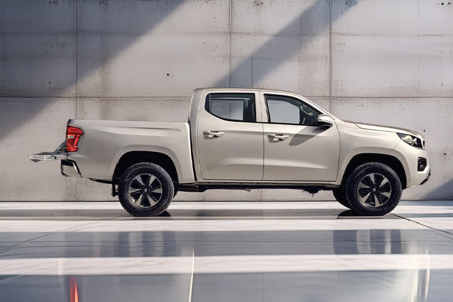 Landtrek Medium Angle Front View in UAE