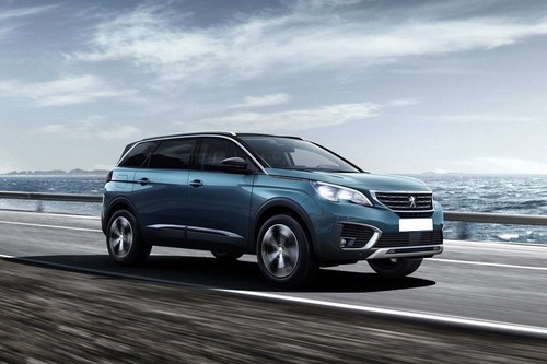 Peugeot 5008 (2012-2022) Front Cross Side View