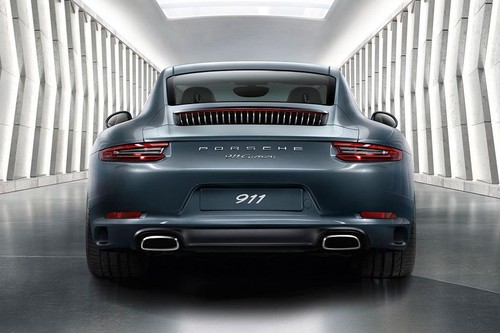 Full Rear View of Porsche 911 (2022-2023)