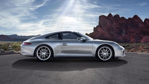 911 Carrera Side view
