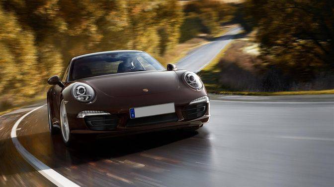 Porsche 911 Carrera 4 Front Medium View Porsche 911 Carrera 4 Front Medium View
