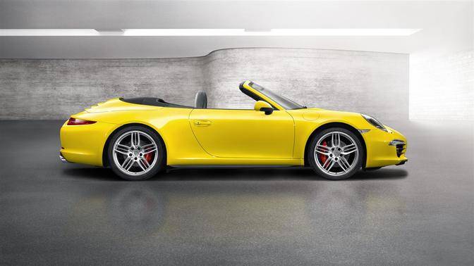 911 Carrera 4S Cabriolet Side view 911 Carrera 4S Cabriolet Side view