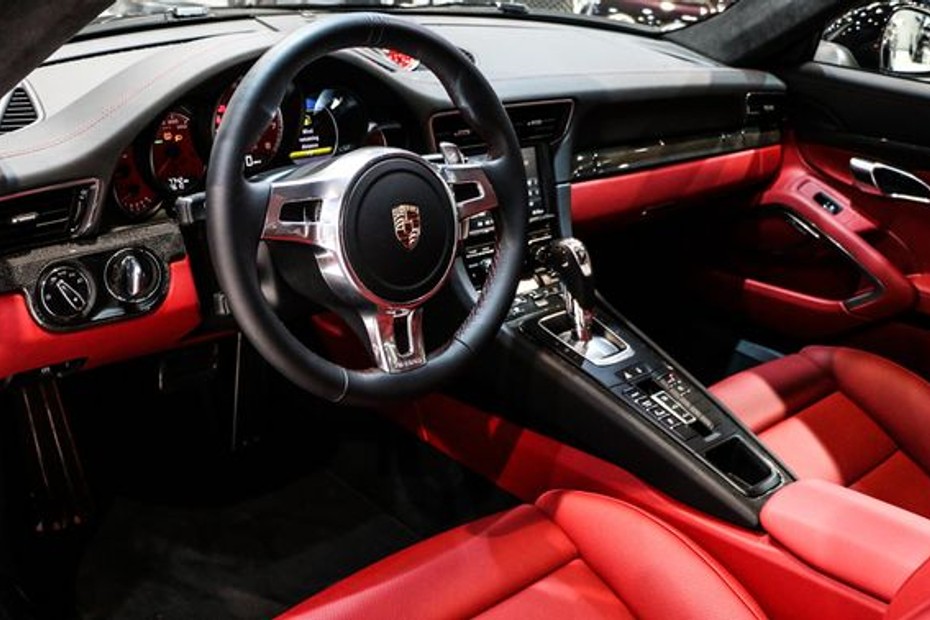 911 Turbo S Wheel in UAE