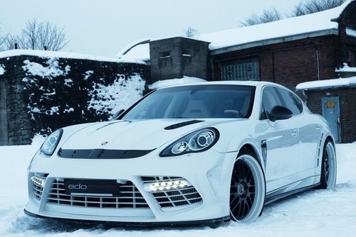 Panamera Turbo Front angle low view