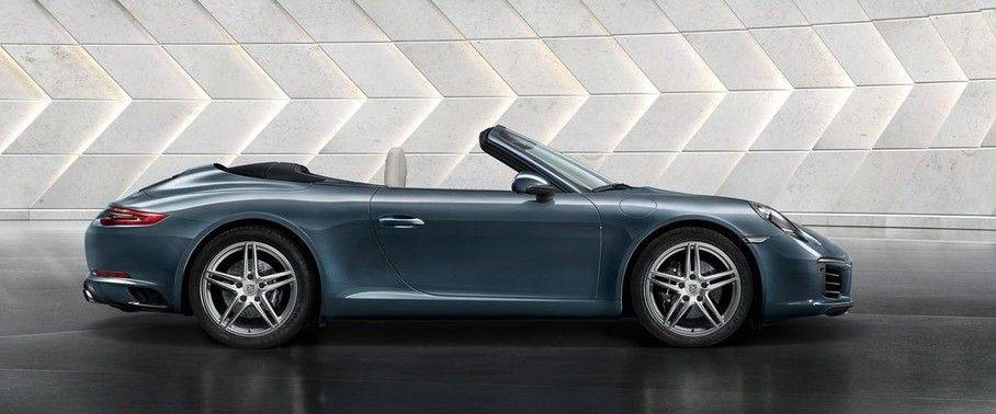 Porsche 911 Carrera Cabriolet UAE