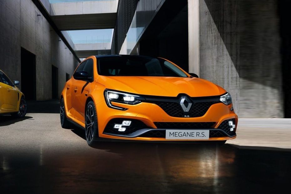 Megane RS Medium Angle Front View in UAE