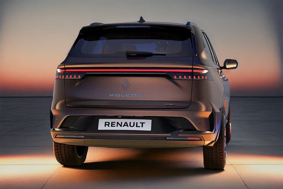 Full Rear View of Renault Koleos Full Rear View of Renault Koleos