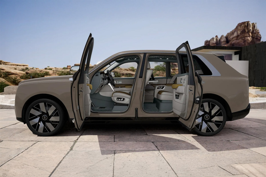 Cullinan All Door Open in UAE
