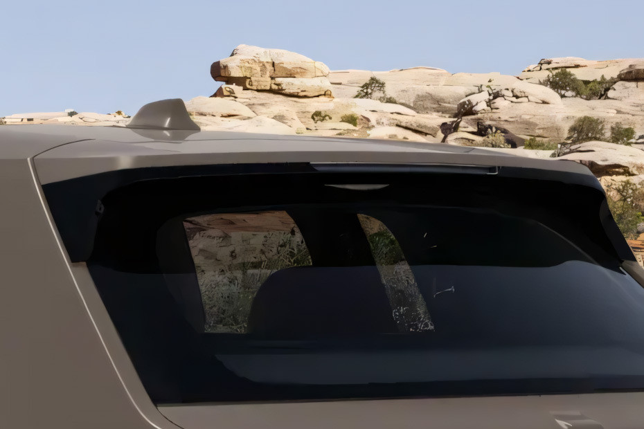 Cullinan Spoiler in UAE