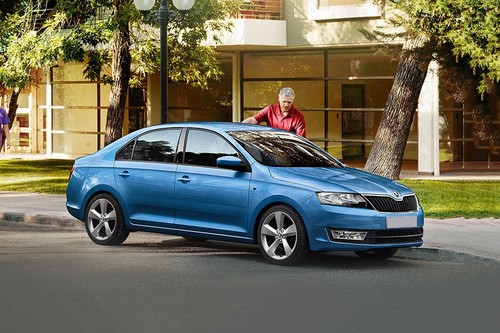 Skoda Rapid Front Cross Side View