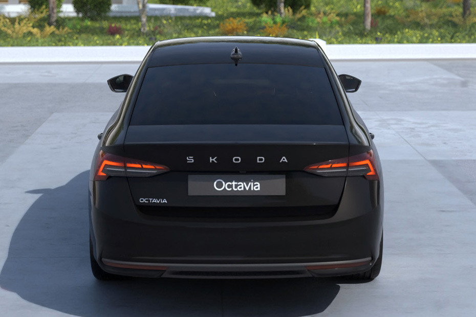 Full Rear View of Skoda Octavia Full Rear View of Skoda Octavia