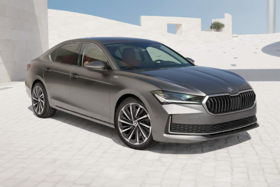 Skoda Superb Front Cross Side View in UAE