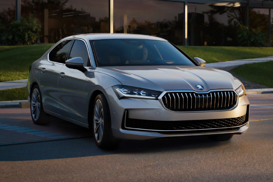 Skoda Superb Front Medium View in UAE