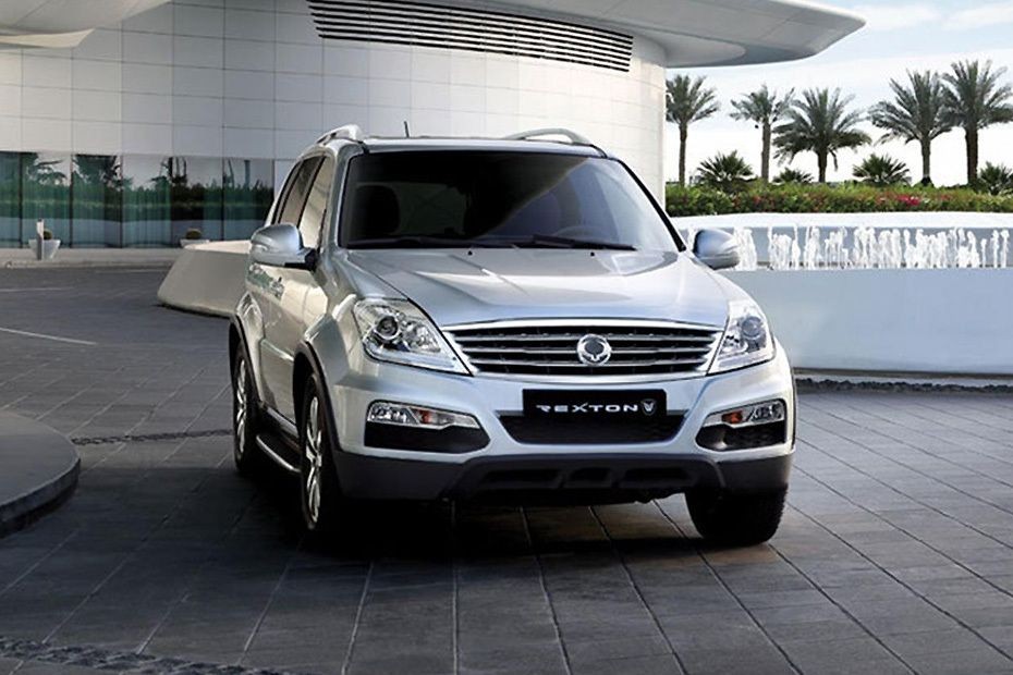 Ssangyong Rexton W Front Cross Side View in UAE