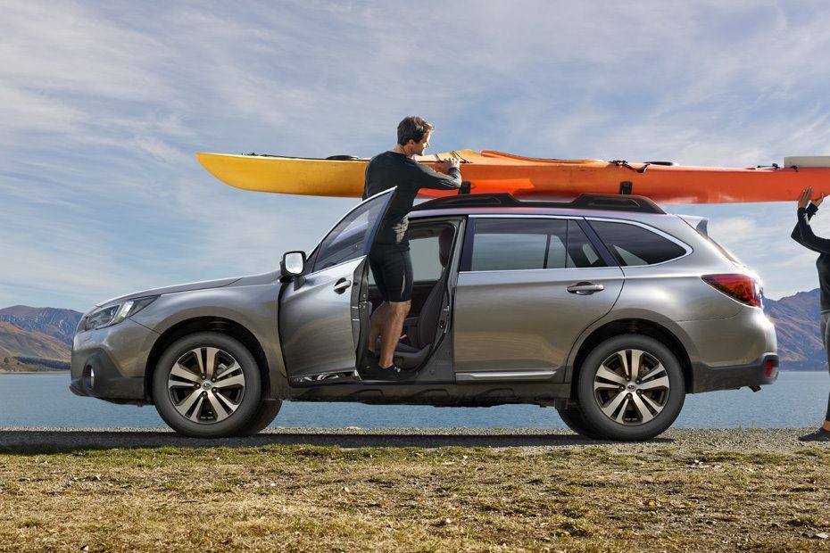 Outback (2012-2021) Side view in UAE