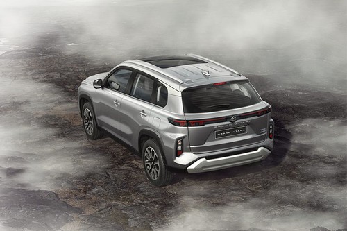 Rear Medium View of Suzuki Grand Vitara