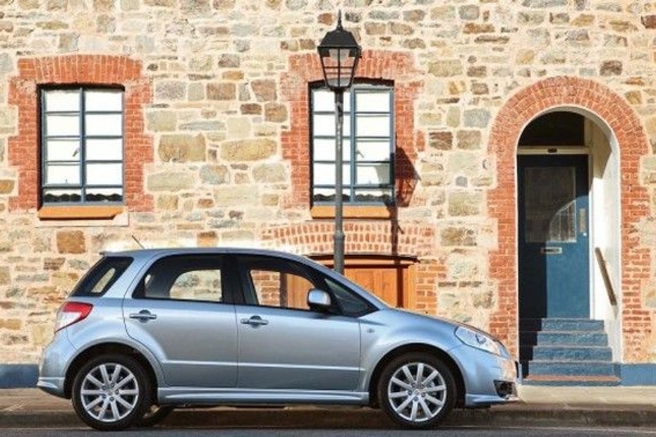 SX4 Side view in UAE