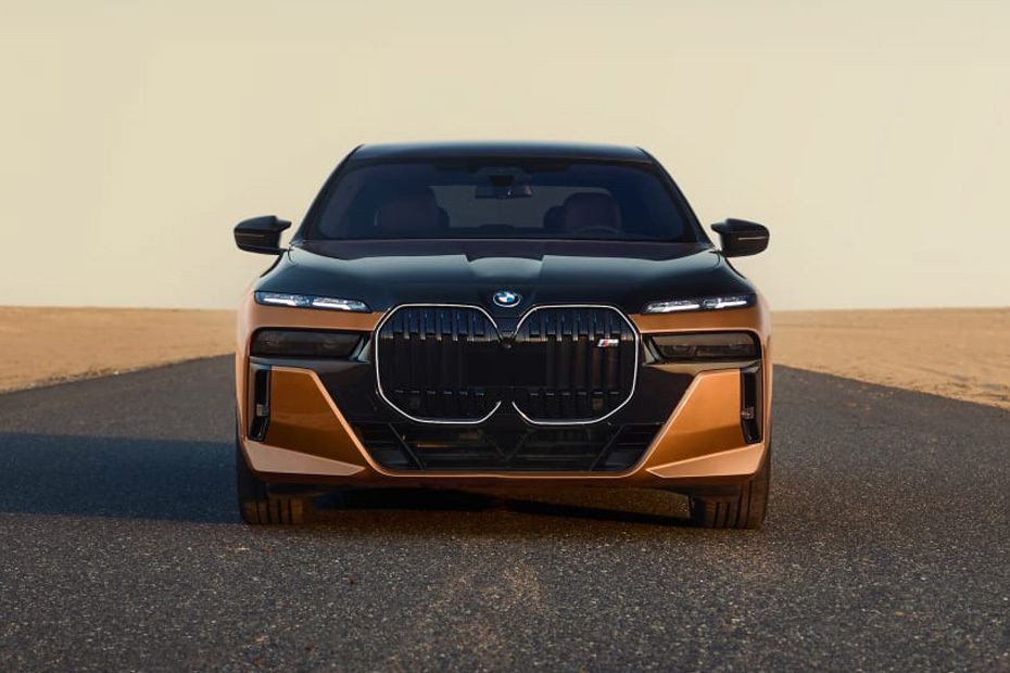 Full Front View of i7 in UAE