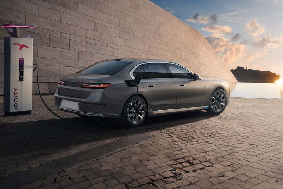 i7 Rear angle view in UAE