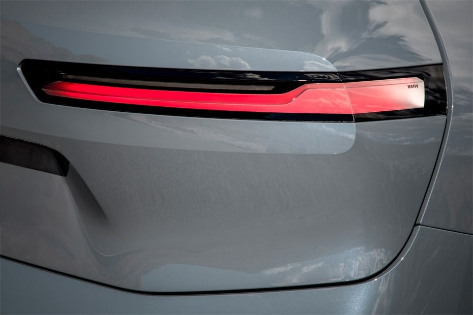 IX Tail light in UAE